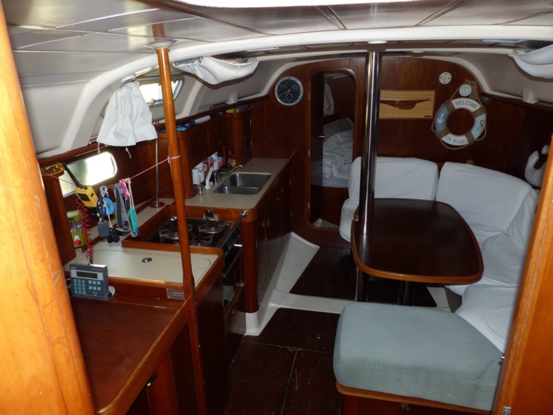 Oceanis 351 - 20.jpg